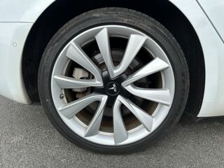 Model 3 LONG RANGE DUAL MOTOR 4WD / SOH 80% 400 Km AUTONOMIE 2019 occasion 44220 Cou&euml;ron