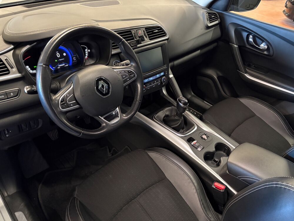 Kadjar 1.2 TCE 130CH INTENS- MOTEUR REMPLACE- ENTRETIEN COMPLET-ATT 2015 occasion 69400 Arnas