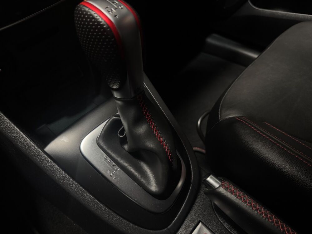 Clio RS 18 TROPHY 1.6 220 CH EDC (1107/1725) / AKRAPOVIC / CAMERA 2018 occasion 29000 Quimper