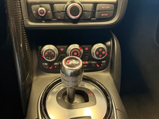 R8 COUPE 5.2 FSI 550 Ch V10 PLUS QUATTRO S-TRONIC BVA 2013 occasion 24750 Tr&eacute;lissac