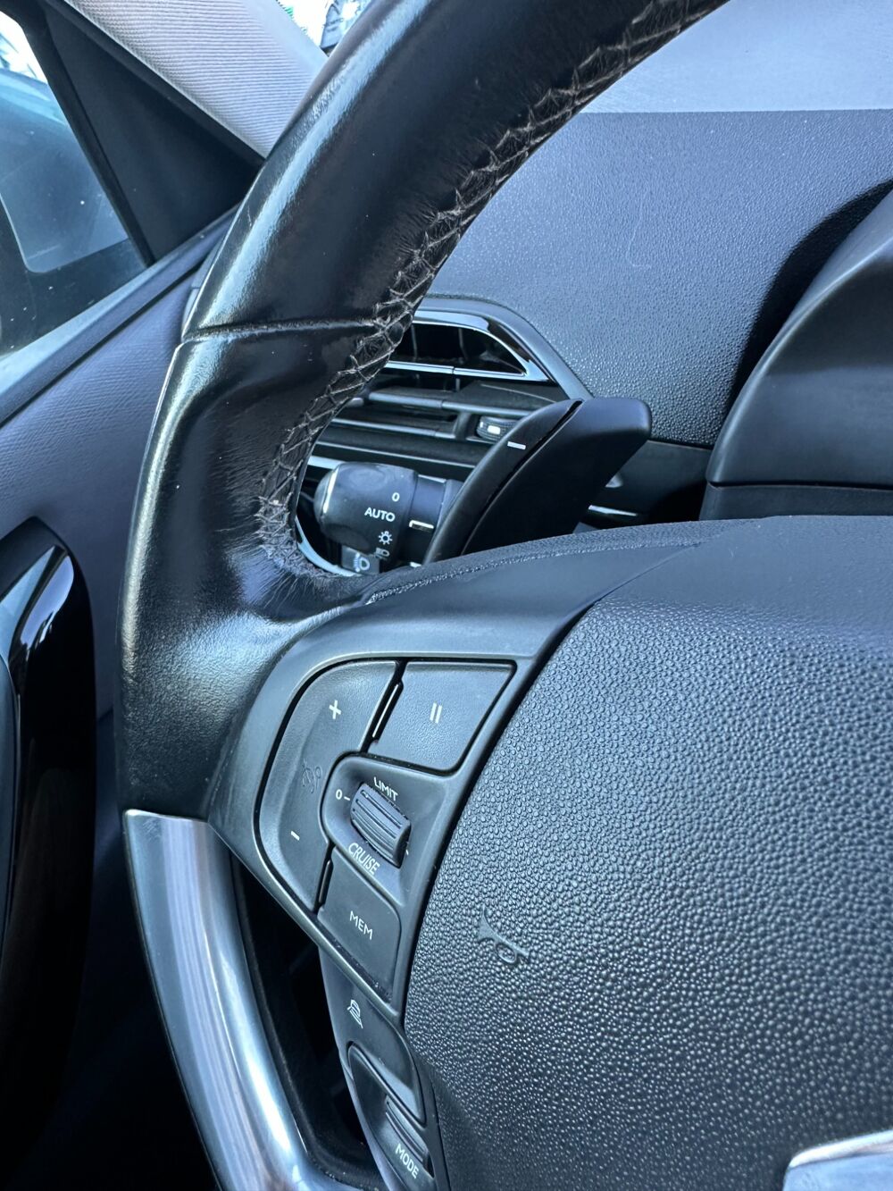 C4 Spacetourer 1.5 BLUEHDI 130CH / FEEL / CAMERA RECUL - CARPLAY - SIEGES C 2019 occasion 44220 Cou&euml;ron
