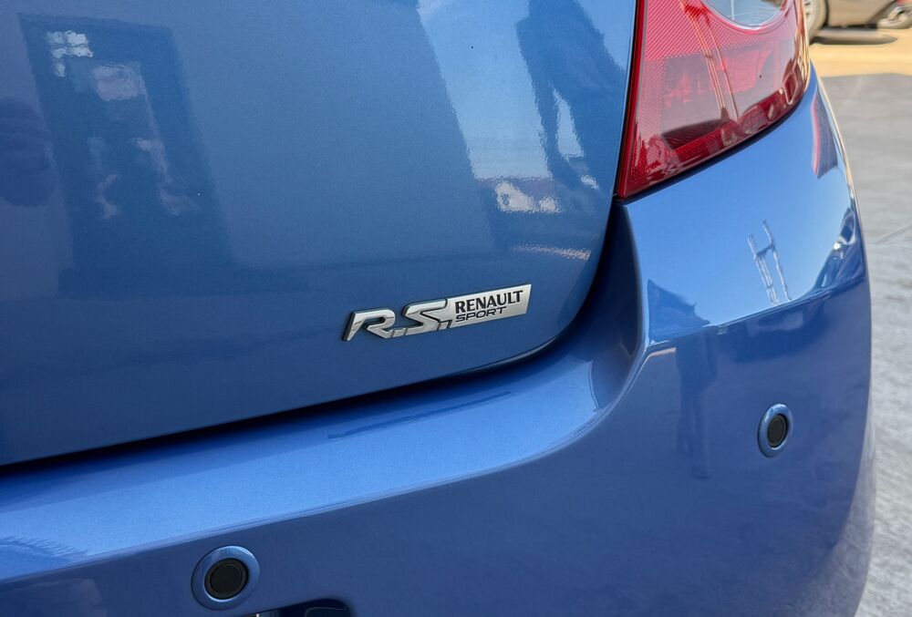 Clio III (2) 2.0 16V 203 RS GORDINI + 1ere MAIN FR + FUTUR COLLEC 2011 occasion 54000 Nancy