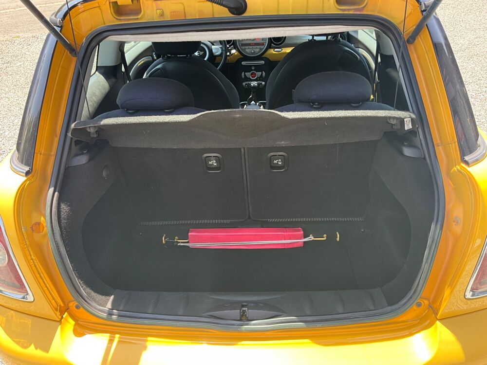 Cooper (R56) COOPER 2 1.6i 120cv VENTE DANS L'ETAT A MARCHAND UNIQU 2007 occasion 17000 La Rochelle