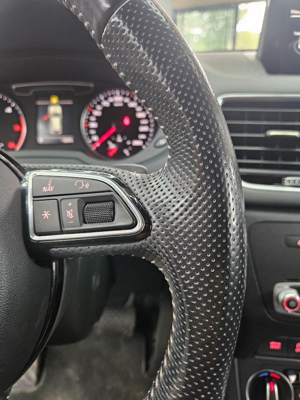 Q3 2.0 TDI 150 S-LINE S-TRONIC BVA 2016 occasion 38590 Saint-&Eacute;tienne-de-Saint-Geoirs