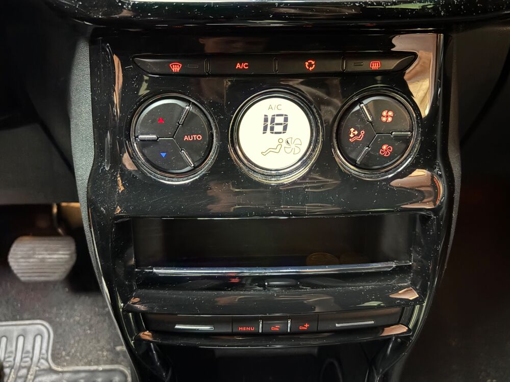 DS3 1.2 PURETECH 110 S&S EAT6 So Chic / CARPLAY / BLUETOOTH / R&Eacute; 2016 occasion 33320 Eysines