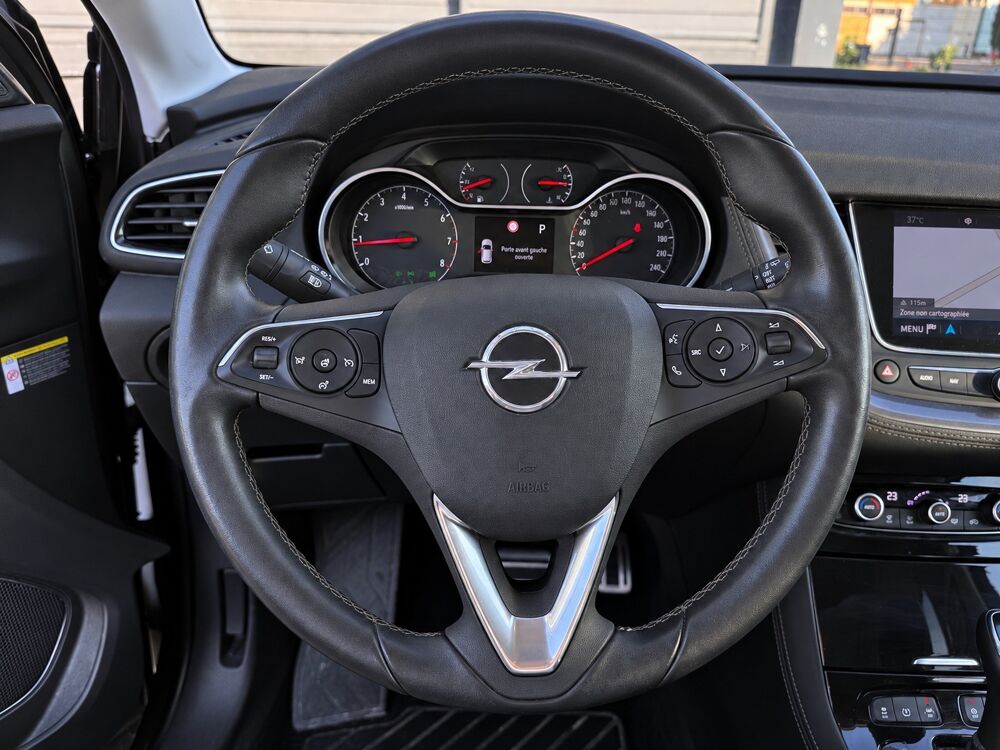 Grandland x 1.2 130Ch - ULTIMATE BVA8 - CARPLAY - SI&Egrave;GES CHAUFFANTS - EN 2019 occasion 26000 Valence