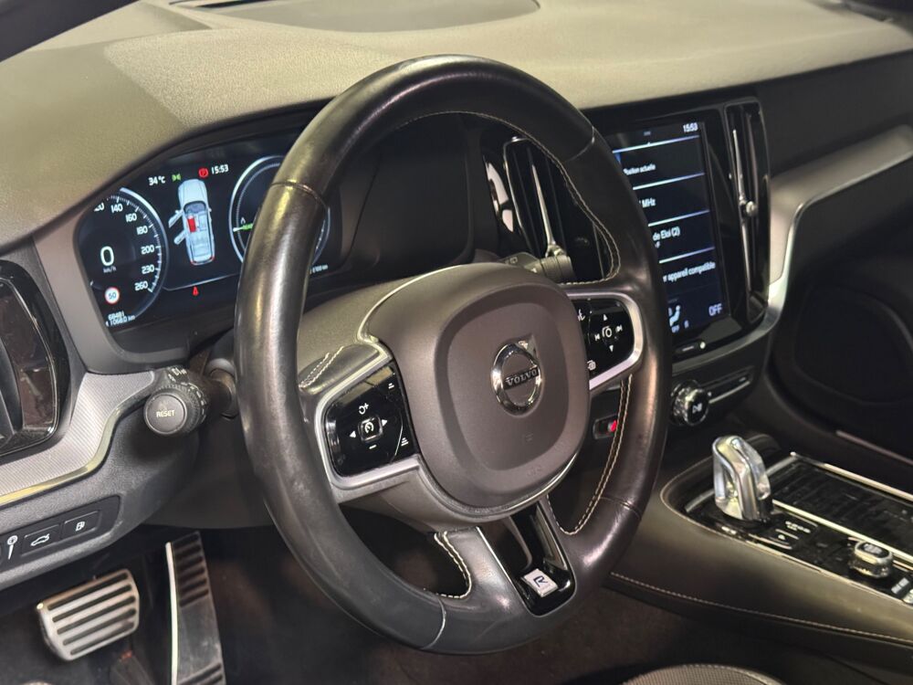 V60 2.0 T8 390ch TWIN-ENGINE PHEV HYBRID R-DESIGN AWD GEARTRONIC 2019 occasion 78125 Gazeran