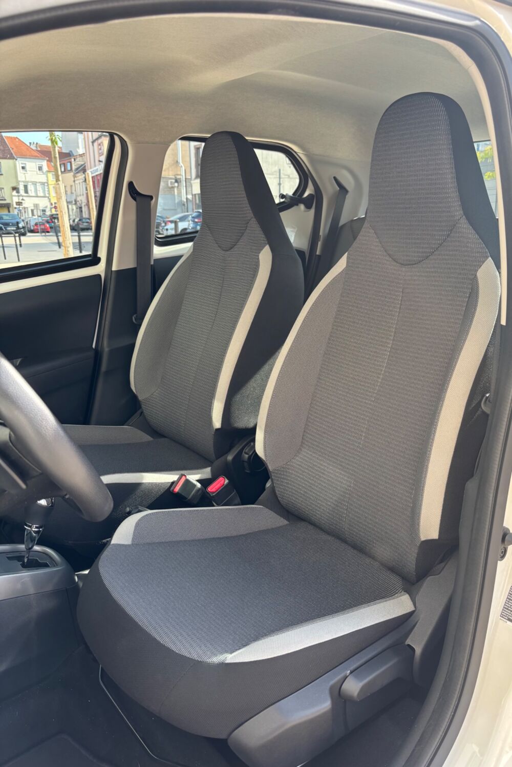 Aygo 1.0 VVTI 72CH X-PLAY X-SHIFT BVA - 1ERE MAIN - SUIVI COMPLET 2021 occasion 57600 Forbach