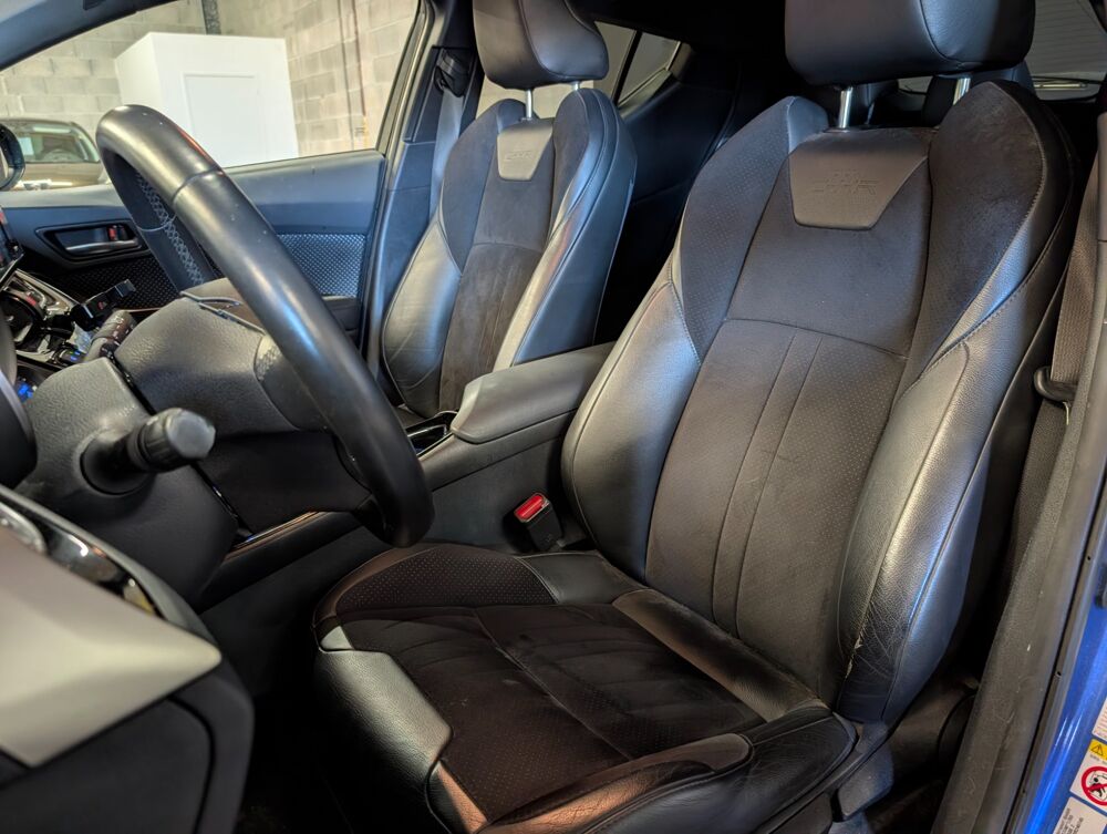 C-HR HYBRID 122CV COLLECTION - JBL - 2EME MAIN - ENTRETIEN ET GAR 2019 occasion 69400 Arnas