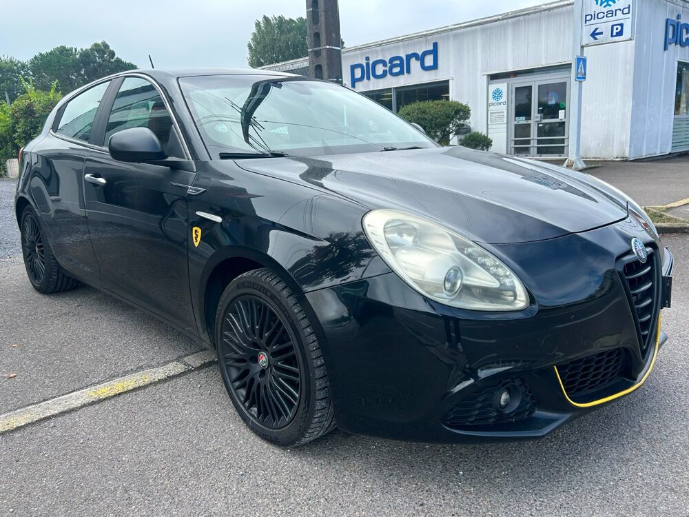 Giulietta 2.0 JTDM 170 CH EXCLUSIVE S&S / DISTRIBUTION + EMBRAYAGE NEU 2012 occasion 40000 Mont-de-Marsan