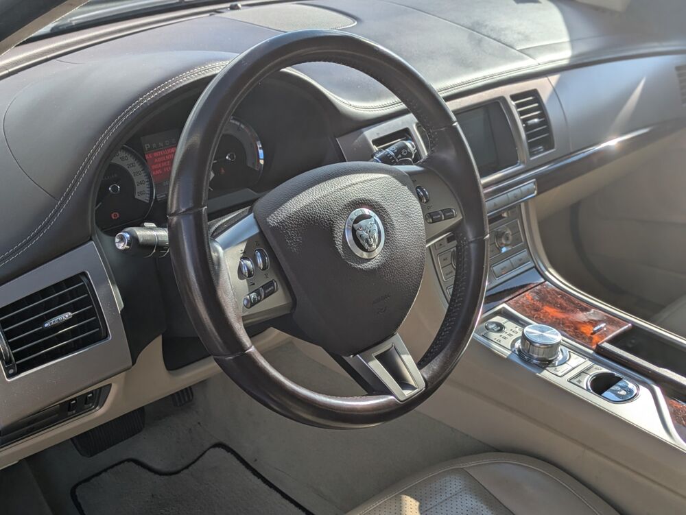 XF S - V6 3.0 D 275ch LUXURY PREMIUM BVA 2010 occasion 25300 Pontarlier