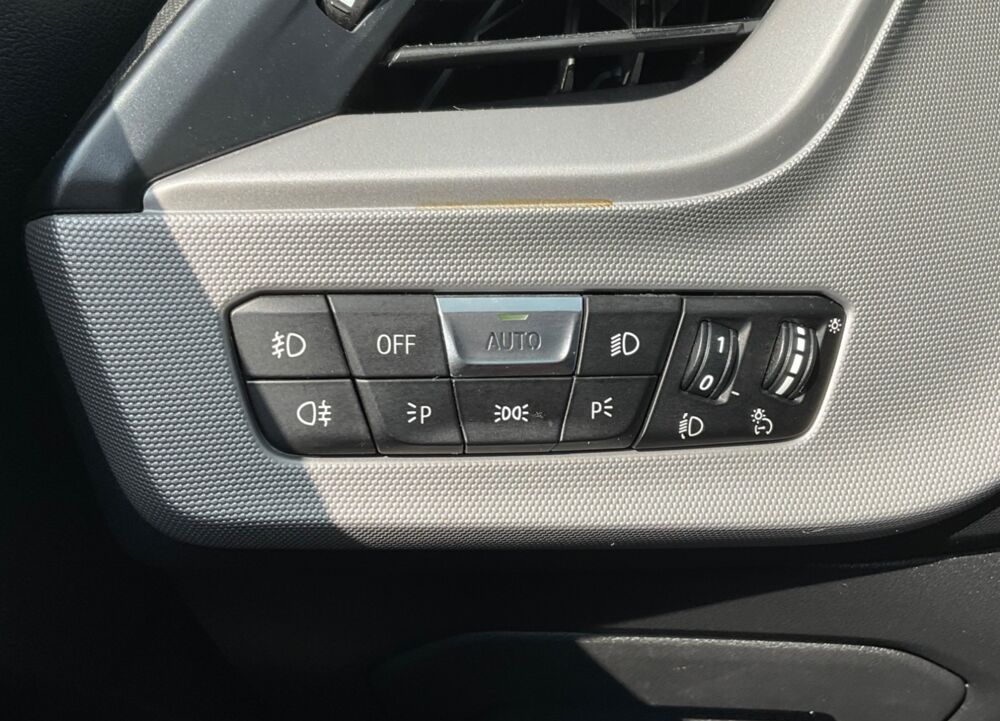 S&eacute;rie 1 1.5 116 D 115 BUSINESS BVA - Cam&eacute;ra de recul-carplay 2021 occasion 78410 Flins-sur-Seine