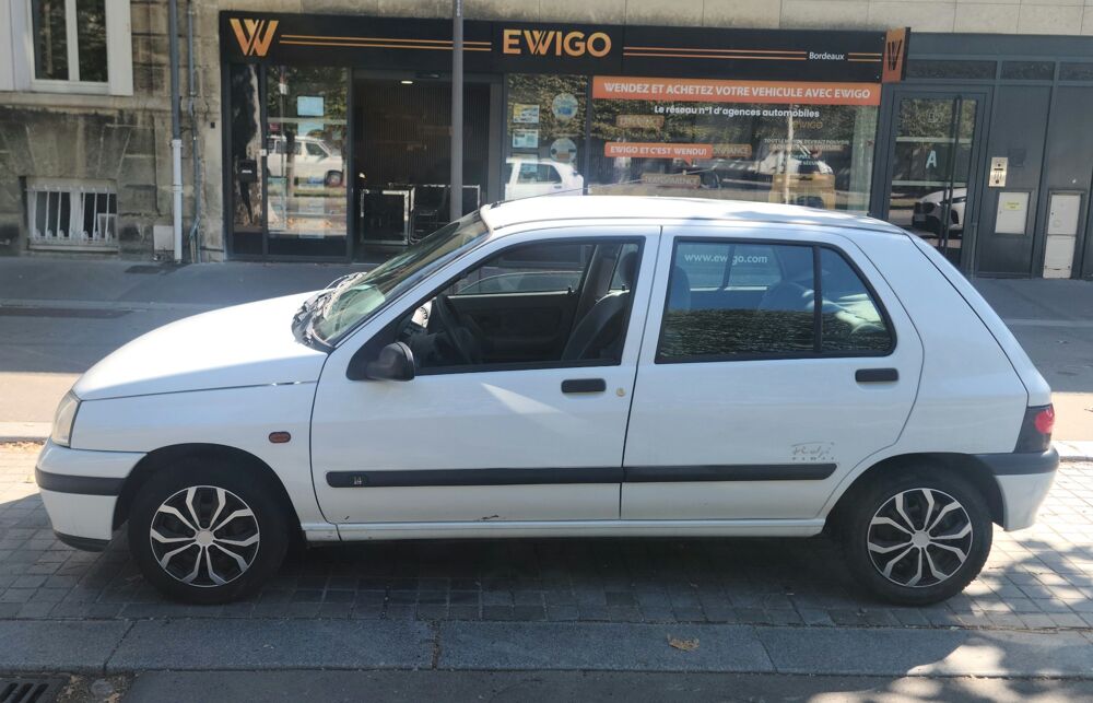 Clio 1.4 75 FIDJI BVA 1997 occasion 33100 Bordeaux