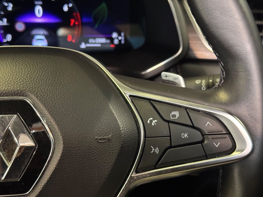 Captur 1.3 TCE 160 HYBRID ICONIC TOIT OUVRANT/ GRAND ECRAN/ CAMERA 2022 occasion 78125 Gazeran