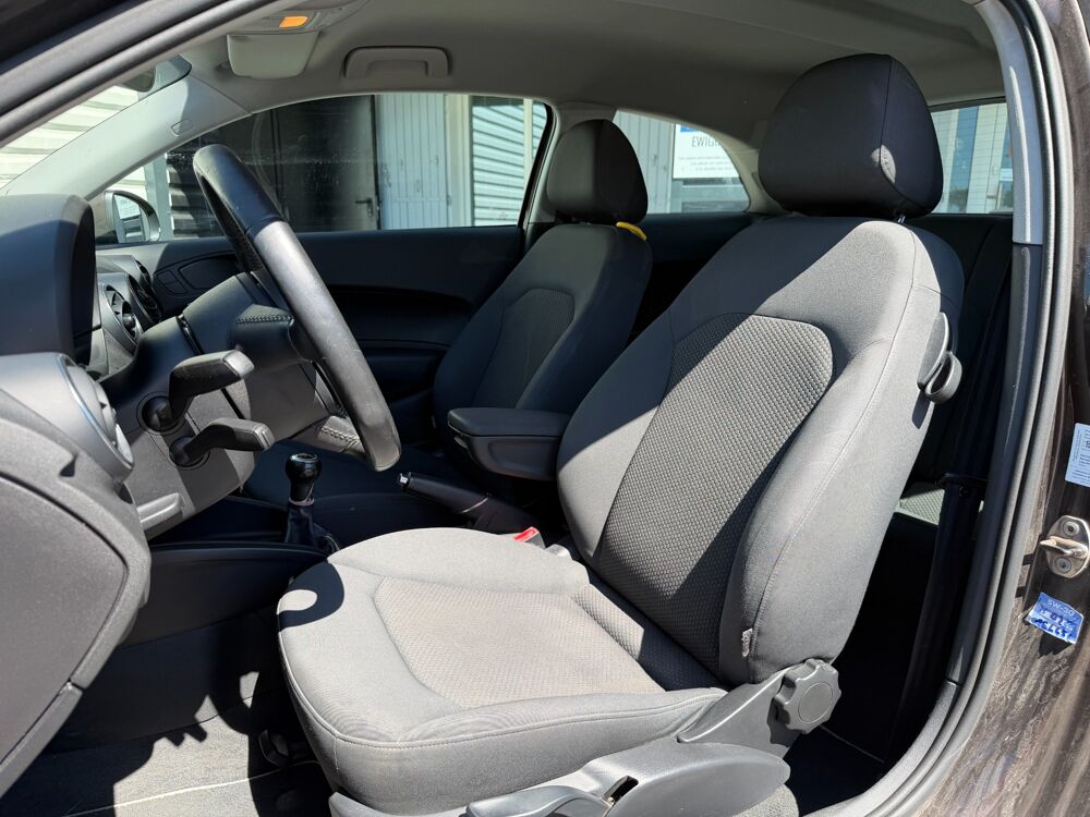 A1 1.6 TDI 105ch BUSINESS LINE 2010 occasion 17100 Saintes