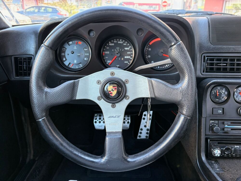 924 2.0 125 ch 1982 occasion 64320 Idron