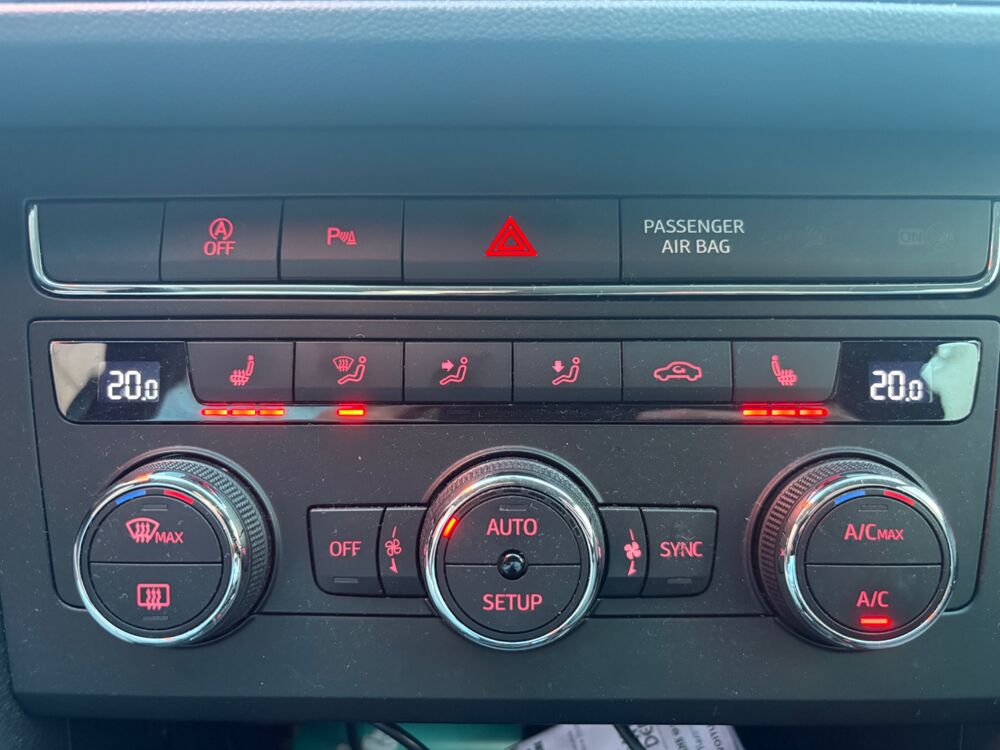 Leon 1.0 TSI 115ch STYLE BUSINESS / CAM&Eacute;RA DE RECUL - CARPLAY - A 2019 occasion 76150 Saint-Jean-du-Cardonnay