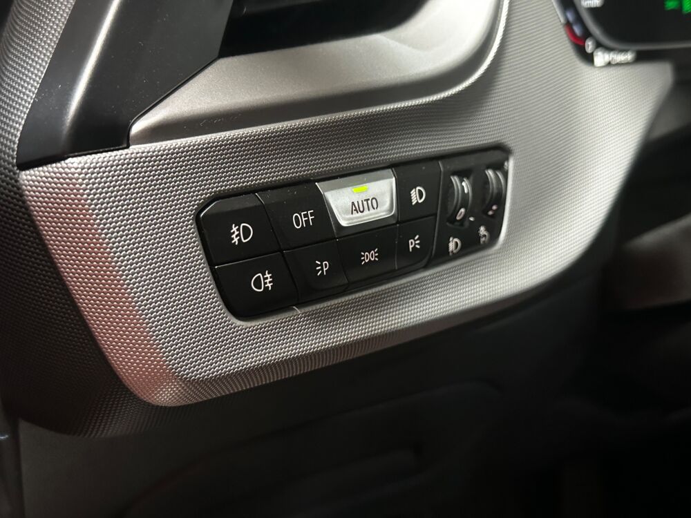 S&eacute;rie 1 1.5 D 116D 116 CH BVA / CARPLAY / RADARS AV & AR / PHARES LE 2021 occasion 29000 Quimper