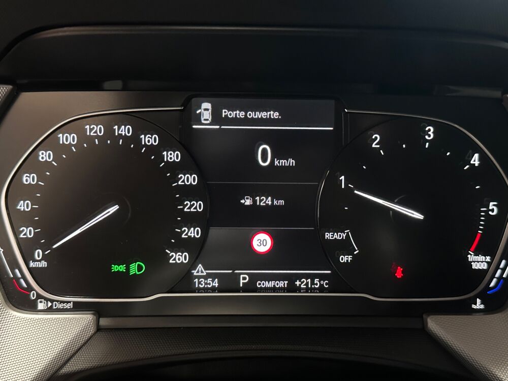 S&eacute;rie 1 1.5 D 116D 116 CH BVA / CARPLAY / RADARS AV & AR / PHARES LE 2021 occasion 29000 Quimper