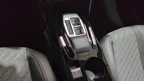 208 HYBRID 145ch ALLURE + APPLE CARPLAY + AIDE AU STATIONNEMENT 2026 occasion 38420 Le Versoud