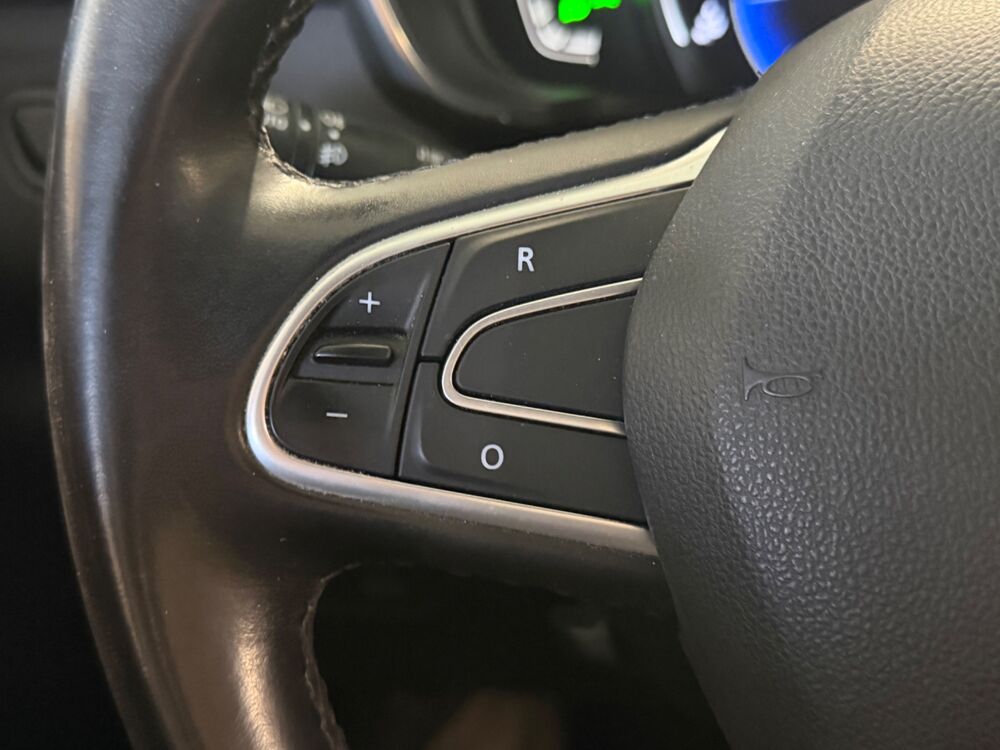 Kadjar 1.5 DCI 110 Ch INTENS - 1ERE MAIN - ATTELAGE - KIT DISTRI 2 2018 occasion 79000 Niort