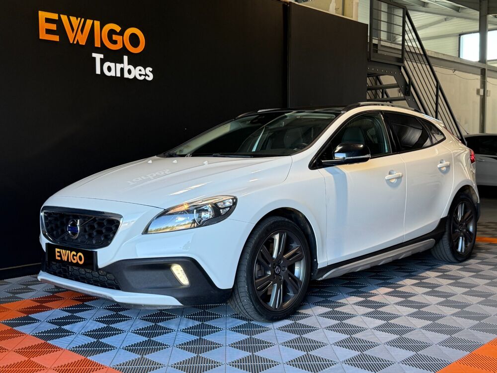 V40 D2 2.0 120 ch MOMENTUM &Ouml;VERSTA EDITION 2015 occasion 65290 Juillan
