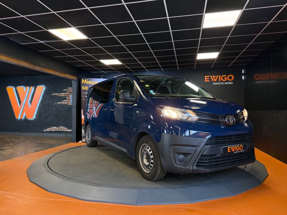 Proace city 1.5 D4D 120 MEDIUM L1 // 9 PLACES // ATTELAGE // ENTRETIEN C 2018 occasion 44300 Nantes