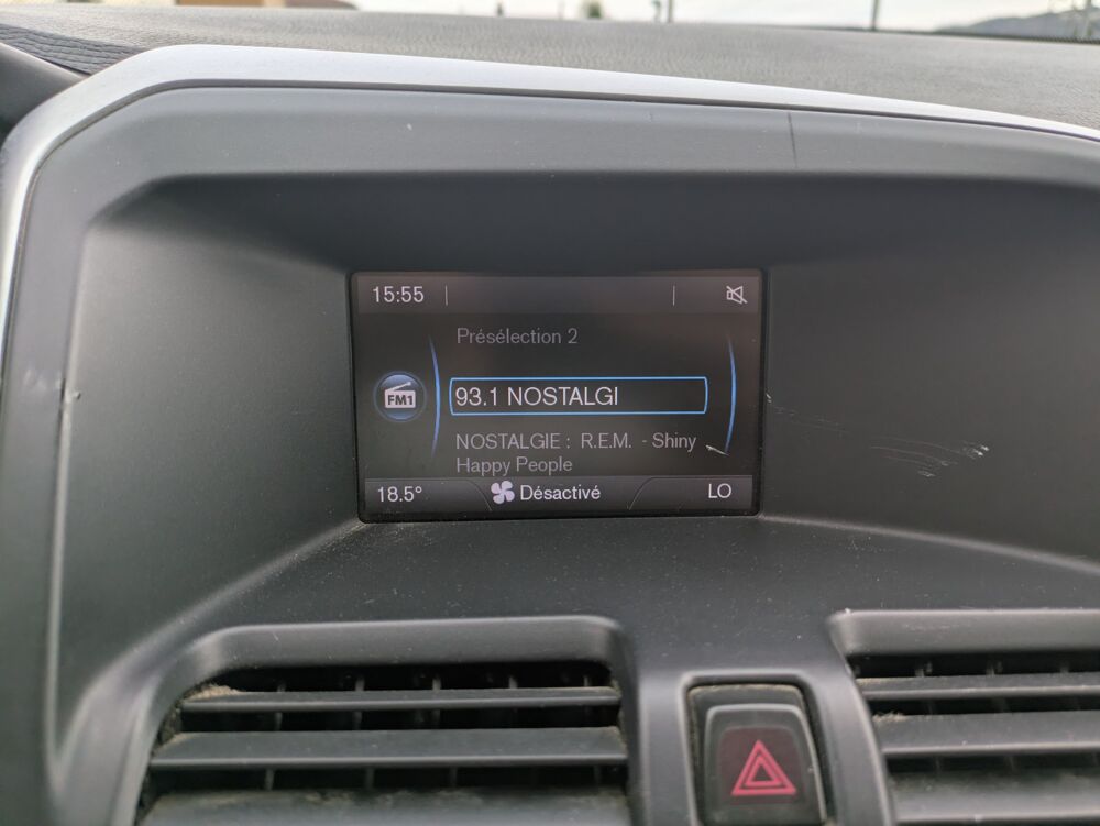 XC60 2.4 D3 165cv KINETIC AWD / PREMIERE MAIN / ATTELAGE / RADAR 2011 occasion 69420 Ampuis