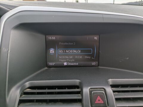 XC60 2.4 D3 165cv KINETIC AWD / PREMIERE MAIN / ATTELAGE / RADAR 2011 occasion 69420 Ampuis