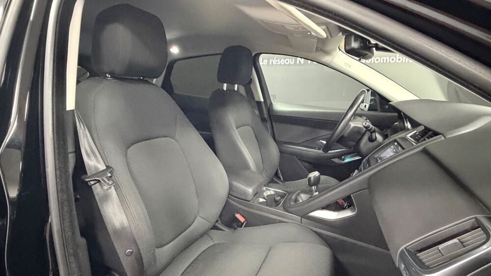 E-PACE 2.0 D-150CH 2WD BVM BUSINESS 2019 occasion 34430 Saint-Jean-de-V&eacute;das
