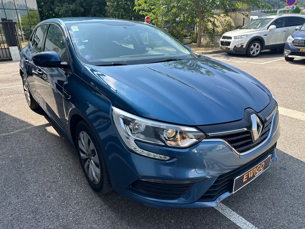 M&eacute;gane 1.2L TCE 100ch / LIFE / 1ERE MAIN / RADAR DE RECUL 2017 occasion 38420 Le Versoud