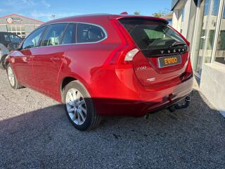 V60 2.0 D2 120ch X&Eacute;NIUM GEARTRONIC BVA 6 / ENTRETIEN CONSTRUCTEU 2016 occasion 64122 Urrugne