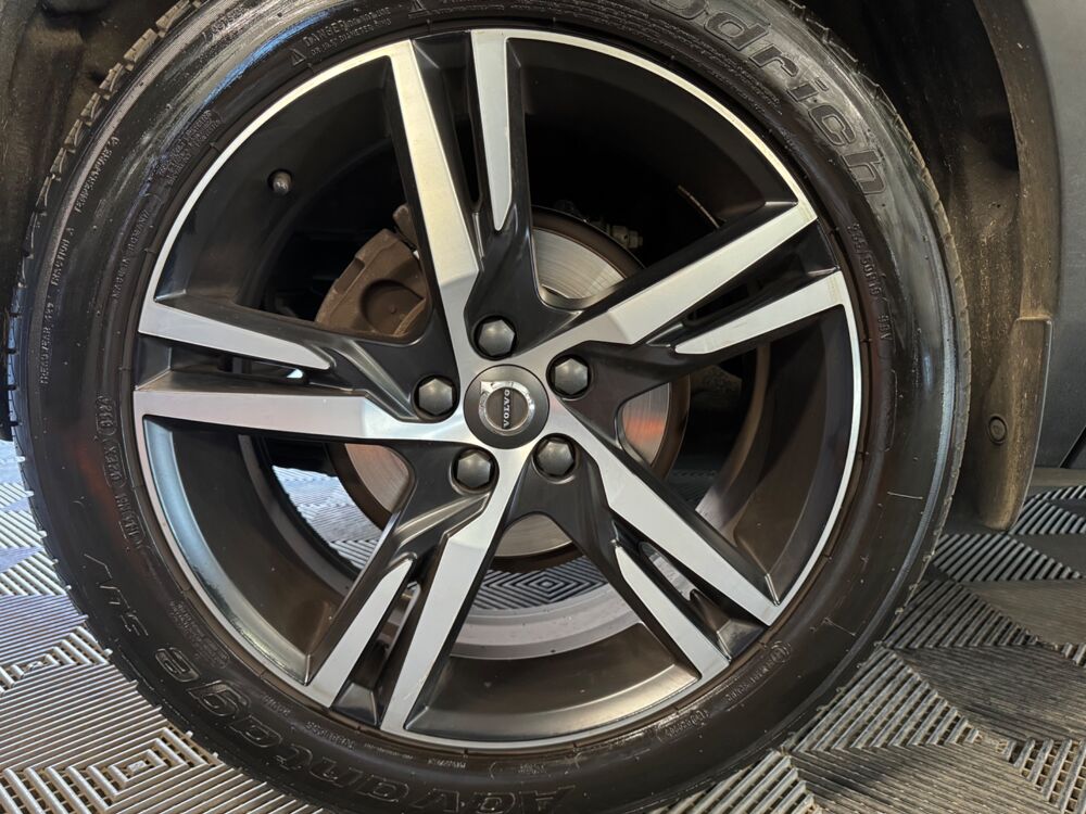 XC40 2.0 D3 150 Ch R DESIGN - 2WD GEARTRONIC8- ATTELAGE ELEC - HA 2021 occasion 79000 Niort