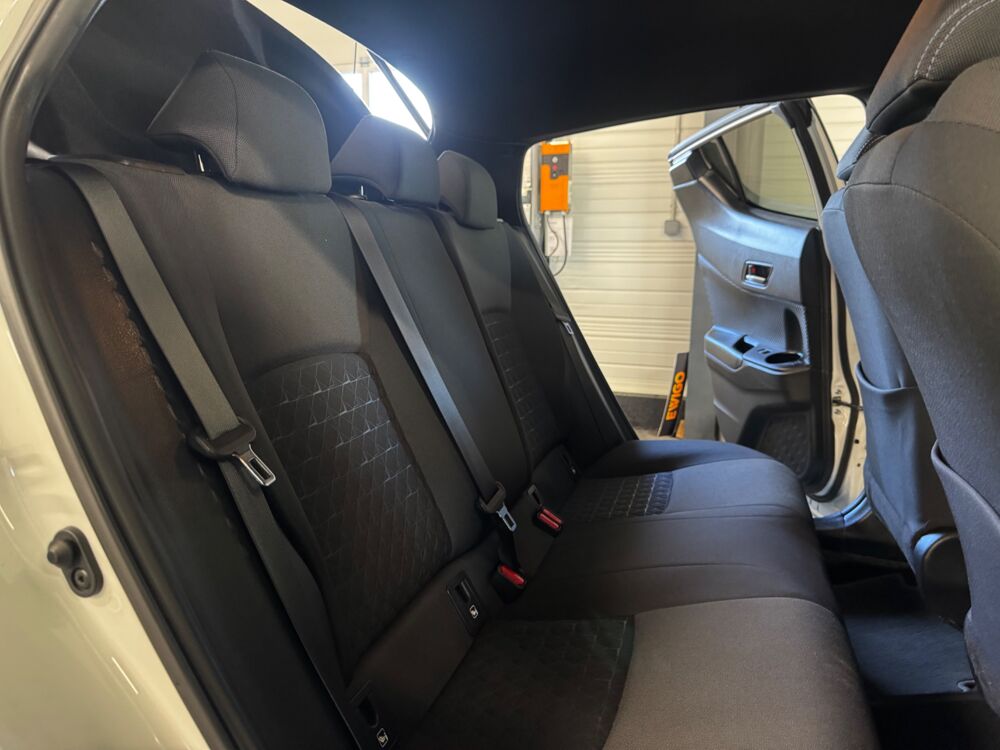 C-HR 1.8 VVT-I 122 Ch 100 FULL-HYBRID 0.85KWH- EDITION- ATTELAGE- 2020 occasion 79000 Niort