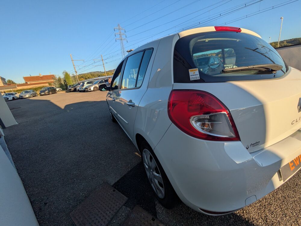 Clio 1.2 75ch 1&eacute;re MAIN / Entretiens / Courroie ok/ 5 Portes 2014 occasion 69420 Ampuis