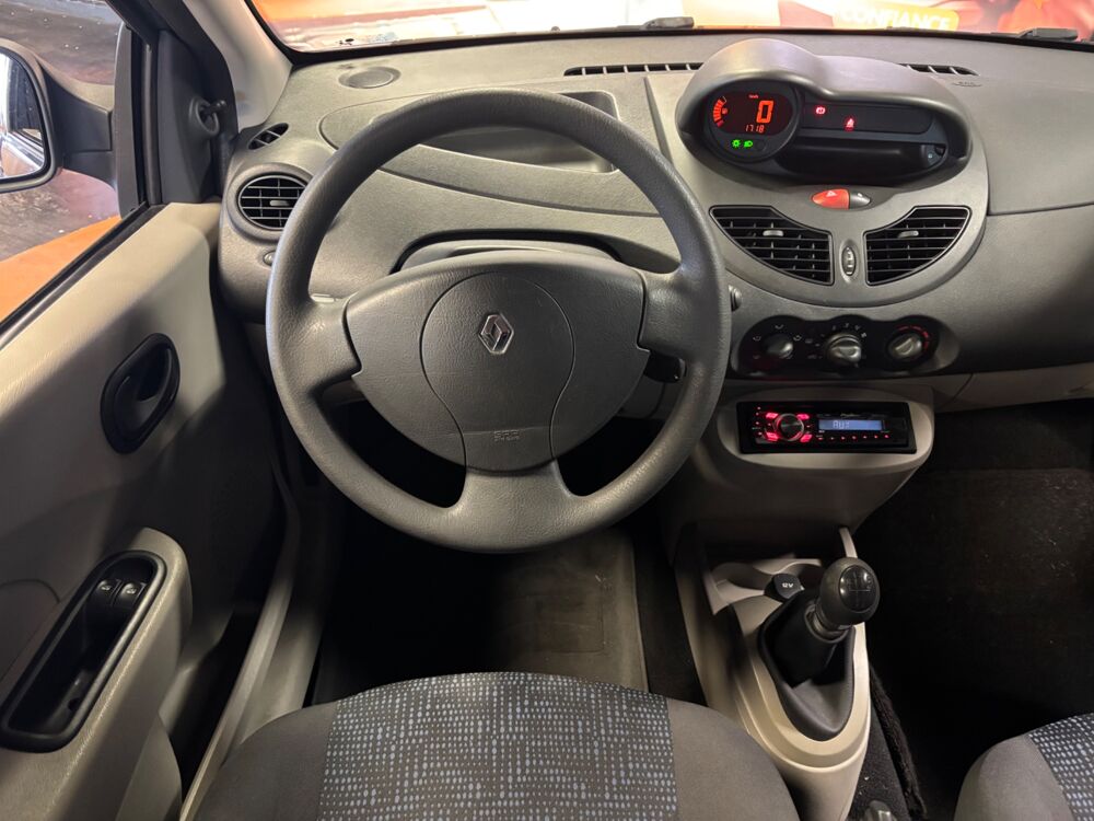 Twingo 1.2 75 AUTHENTIQUE/DISTRIBUTION NEUVE & ENTRETIEN OK/ FAIBLE 2009 occasion 44300 Nantes