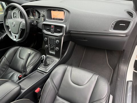 V40 D3 2.0 150 ch R-DESIGN GEARTRONIC6 2017 occasion 65290 Juillan