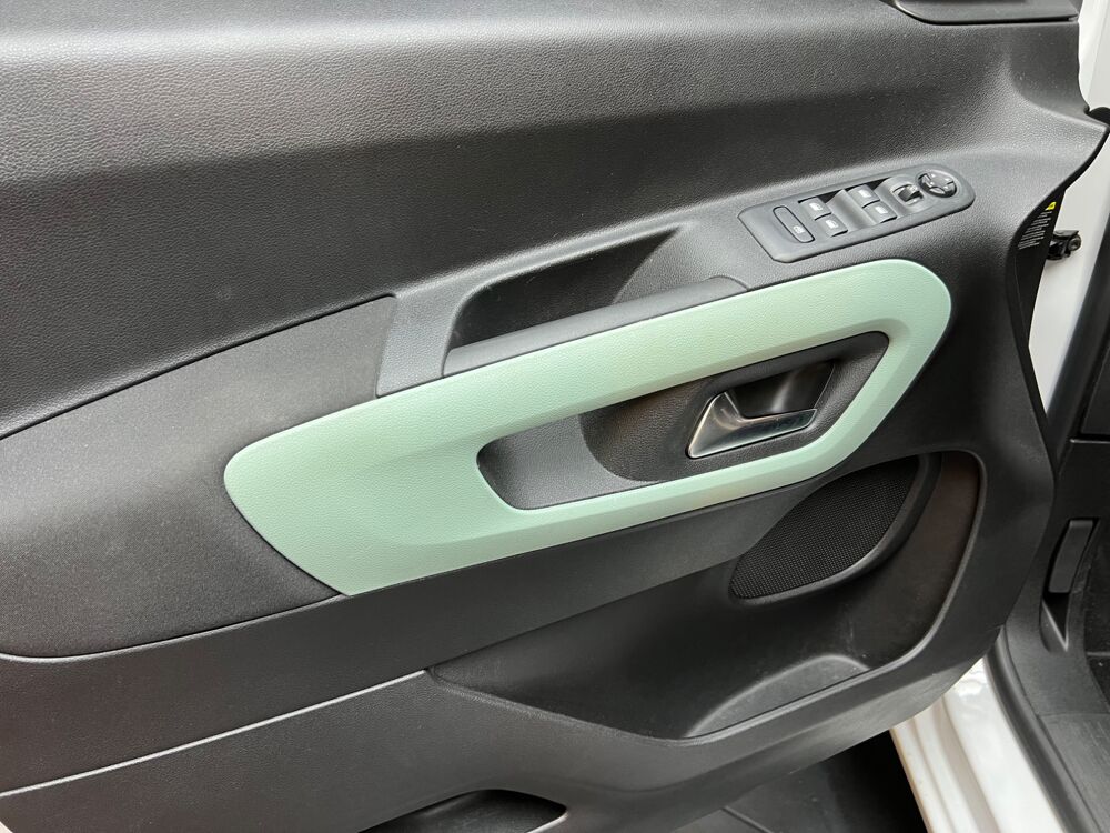 Berlingo GENERATION-III COMBI 1.2 130CH M L1 SHINE EAT BVA / 1ERE MAI 2022 occasion 33320 Eysines