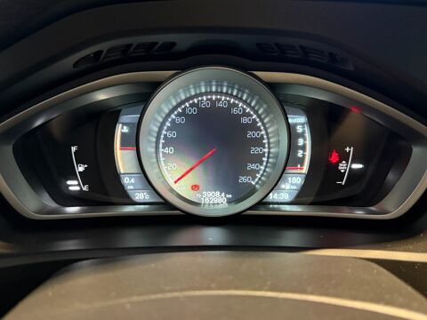 V40 D2 2.0 120 ch MOMENTUM &Ouml;VERSTA EDITION 2015 occasion 65290 Juillan