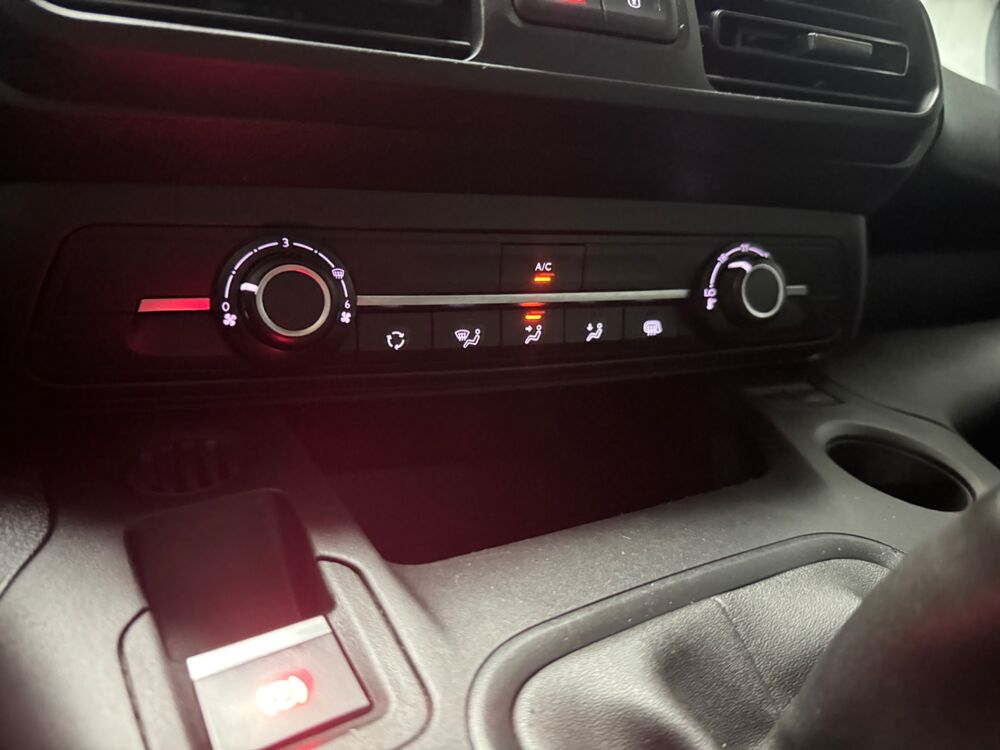 Partner L1 1.5 100 CV / TVA R&Eacute;CUP&Eacute;RABLE / CARPLAY / REGULATEUR / RAD 2020 occasion 29000 Quimper