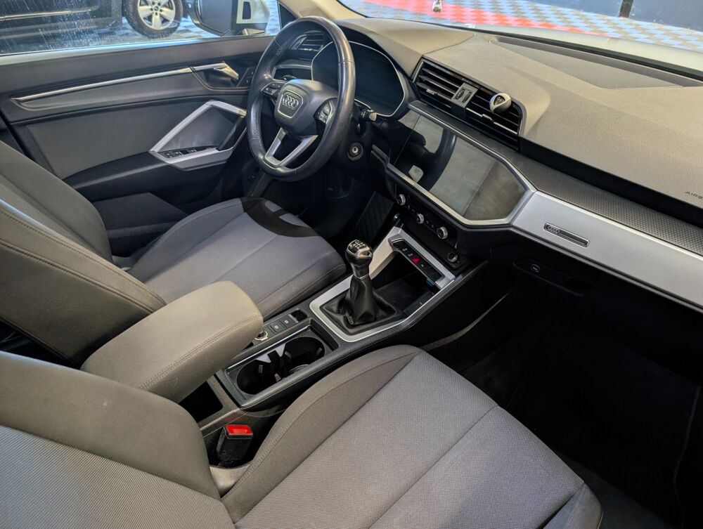 Q3 35 TFSI 150CV DESIGN - TOIT OUVRANT - CARPLAY - COFFRE ELECT 2021 occasion 69400 Arnas