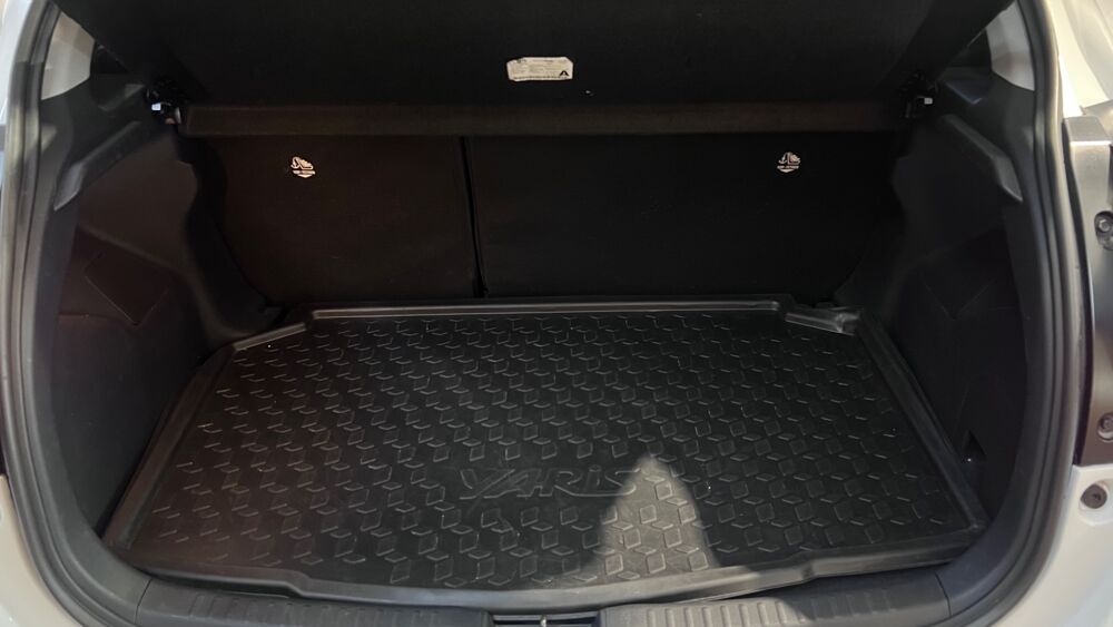 Yaris 1.5 VVTI 116ch HYBRIDE DESIGN - PACK CONFORT - REGULATEUR A 2024 occasion 33610 Cestas