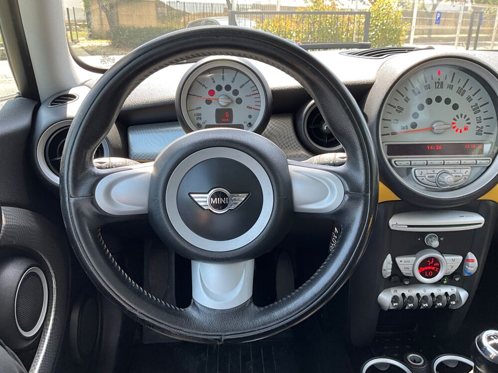 Cooper (R56) COOPER 2 1.6i 120cv VENTE DANS L'ETAT A MARCHAND UNIQU 2007 occasion 17000 La Rochelle