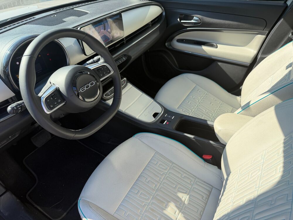 Fiat 600 ELECTRIC 155ch 54KWH LA-PRIMA BVA / SOH 95% / CARPLAY / SIEG 2024 occasion 17100 Saintes