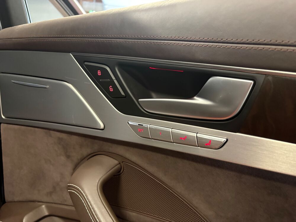 A8 D4 W12 6.3 FSI 500ch LIMOUSINE QUATTRO TIPTRONIC / NIGHT VIS 2012 occasion 76190 &Eacute;calles-Alix