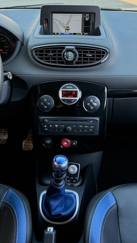 Clio III (2) 2.0 16V 203 RS GORDINI + 1ere MAIN FR + FUTUR COLLEC 2011 occasion 54000 Nancy