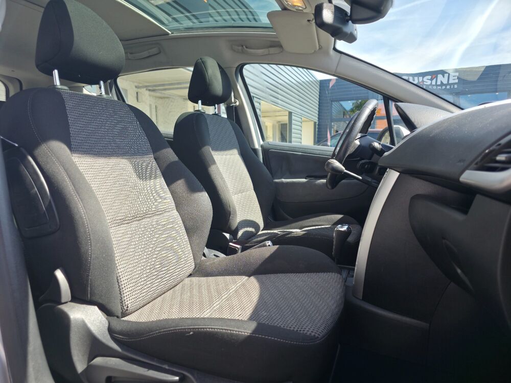207 SW 1.6 VTI 120ch PREMIUM BVA / EQUIP. PMR DEMONTABLE / HISTO 2010 occasion 17100 Saintes