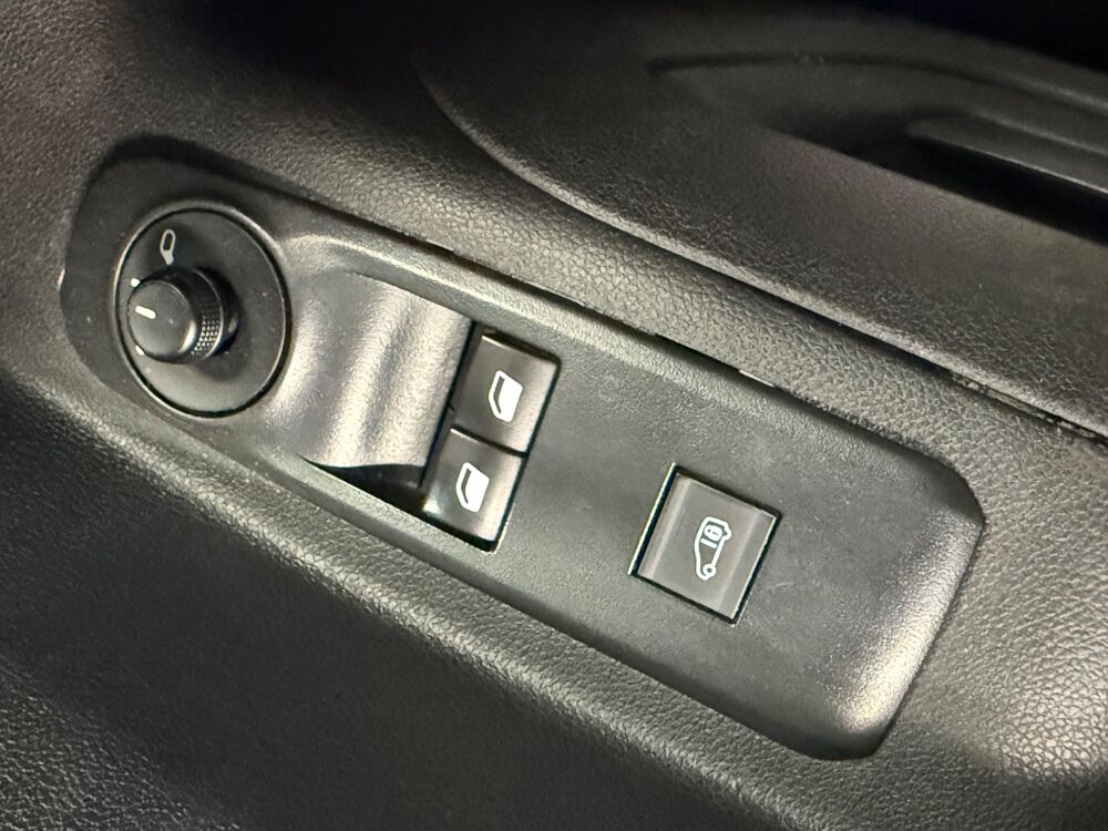 Combo VU 6 250 HT / FOURGON 1.5 TD 100CH H1 SELECT / CLIM - CARPLAY 2020 occasion 24750 Tr&eacute;lissac