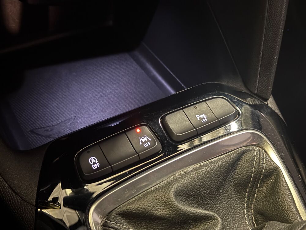 Corsa 1.2 T 100CH ELEGANCE BUSINESS/ SIEGES CHAUFFANTS/ CARPLAY/ V 2021 occasion 78125 Gazeran