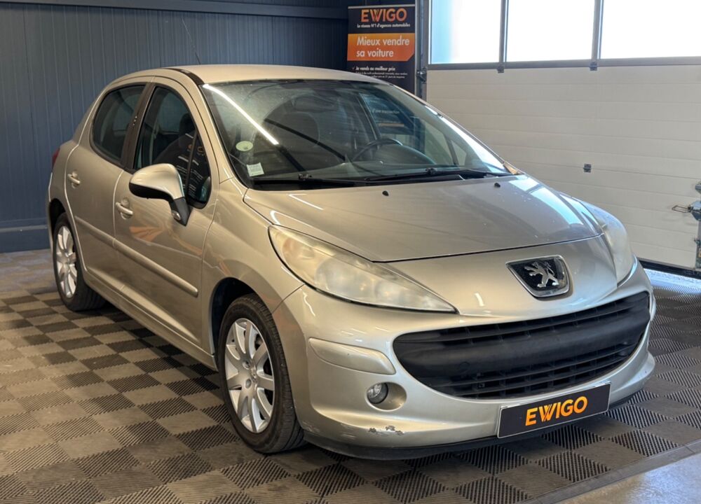 207 1.6 120Ch - EXCECUTIVE - CHAINE DE DISTRIBUTION - BOITE AUTO 2007 occasion 79000 Niort